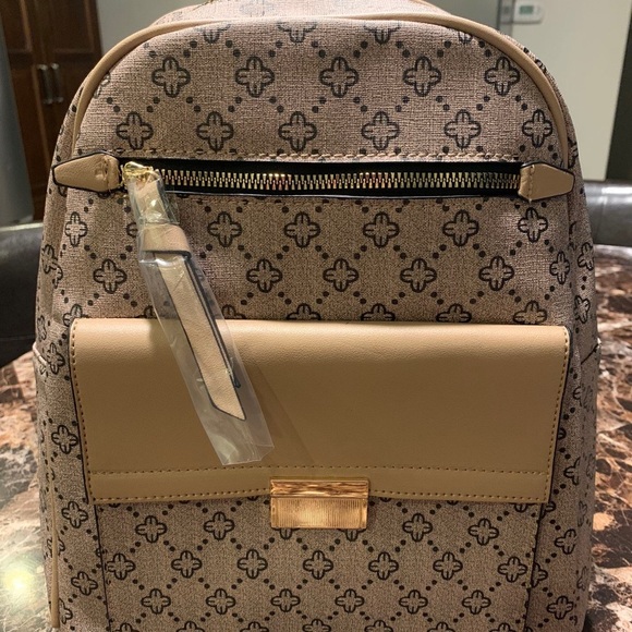 Backpack 🎒 New.       🎒🎒🎒🎒💝💝💝💝 - Picture 2 of 5